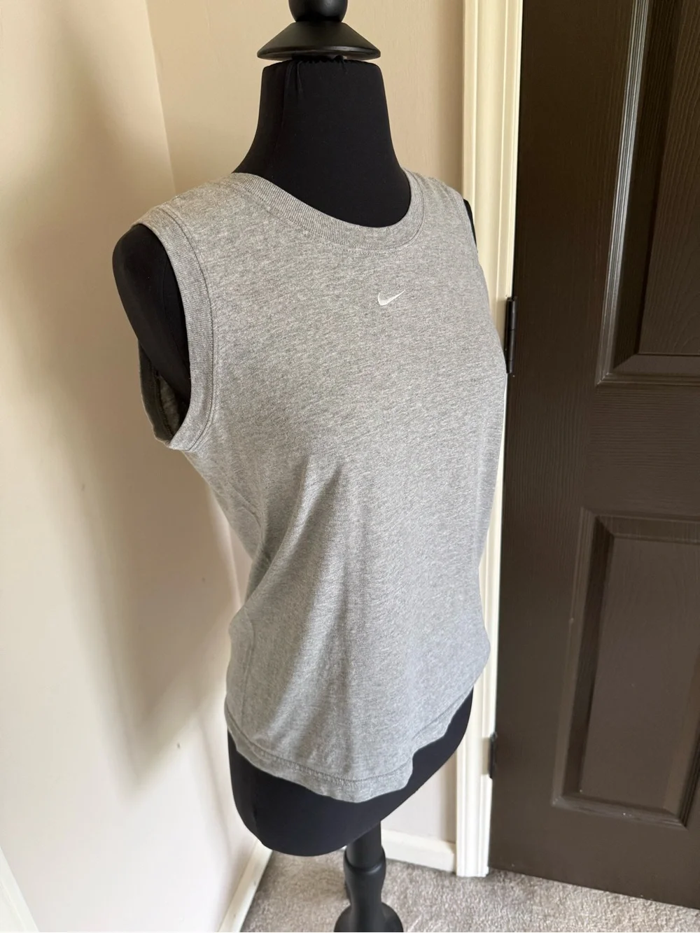 Nike Women’s Light Gray Sleeveless Athletic Tank
